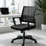 كرسي مكتب بلاستيكي وشبكي – أسود مريح ومصمم هندسياً